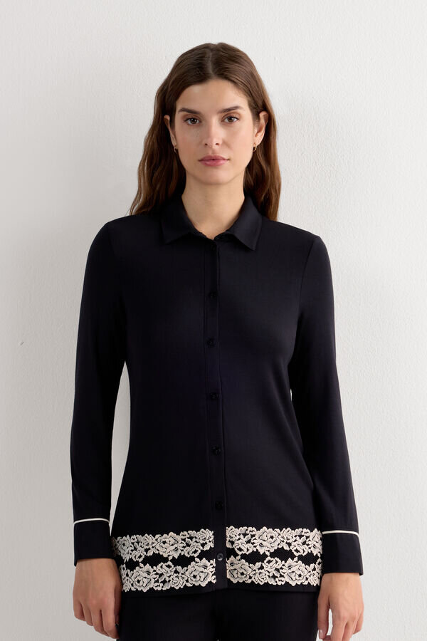 Pretty Flowers Button Up Shirt in Modal Pretty Flowers Button Up Shirt in Modal