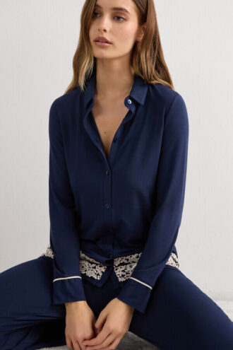 Pretty Flowers Button Up Shirt in Modal Pretty Flowers Button Up Shirt in Modal