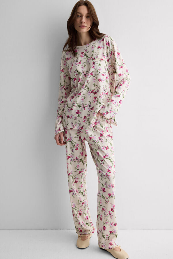 Pretty Flowers Printed Superior Cotton Full Length Pajamas Pretty Flowers Printed Superior Cotton Full Length Pajamas