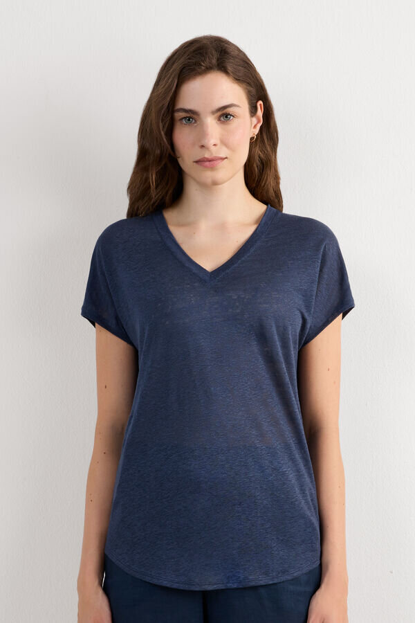 The Pure Linen Short Sleeve V-Neck Top in Linen The Pure Linen Short Sleeve V-Neck Top in Linen