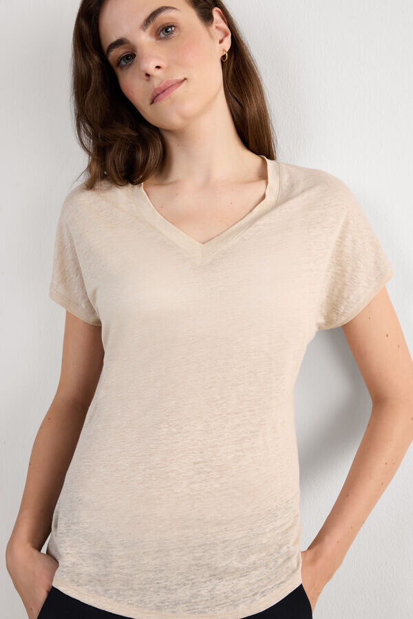 The Pure Linen Short Sleeve V-Neck Top in Linen The Pure Linen Short Sleeve V-Neck Top in Linen
