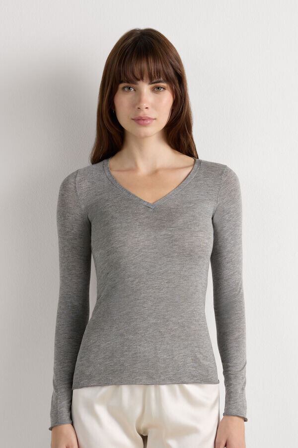 V-Neck Top in Modal Ultralight with Cashmere V-Neck Top in Modal Ultralight with Cashmere