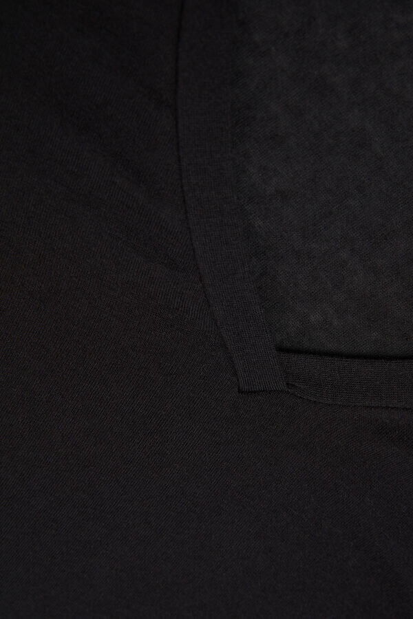 V-Neck Top in Modal Ultralight with Cashmere V-Neck Top in Modal Ultralight with Cashmere